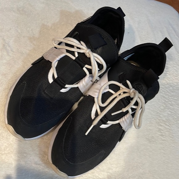 Nike Shoes - Picture 1 of 3